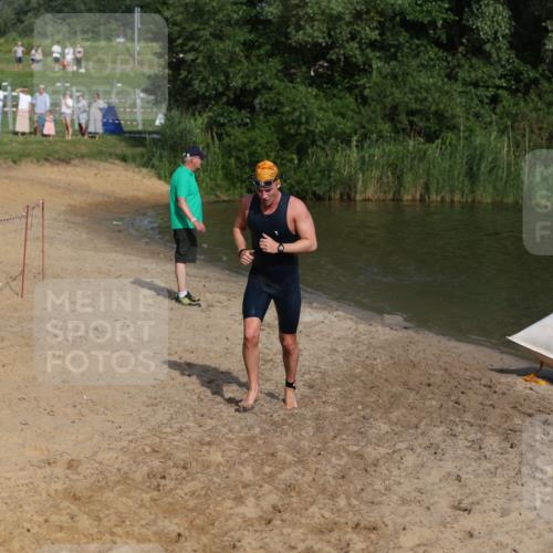 21.06.2026 - 29. Vierlanden-Triathlon Andreas Tolksdorf http://msf.ph/oto/9853806 21.06.2026 08:44:35 Schwimmen 39, 104, 142, 160, 196 meine-sportfotos.de