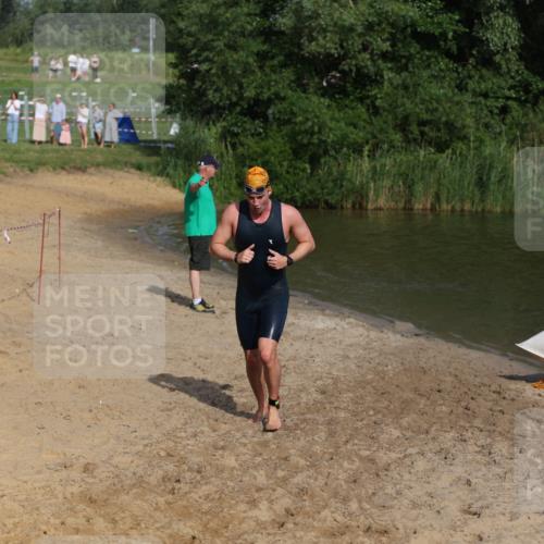 21.06.2026 - 29. Vierlanden-Triathlon Andreas Tolksdorf http://msf.ph/oto/9853813 21.06.2026 08:44:35 Schwimmen 39, 104, 142, 160, 196 meine-sportfotos.de