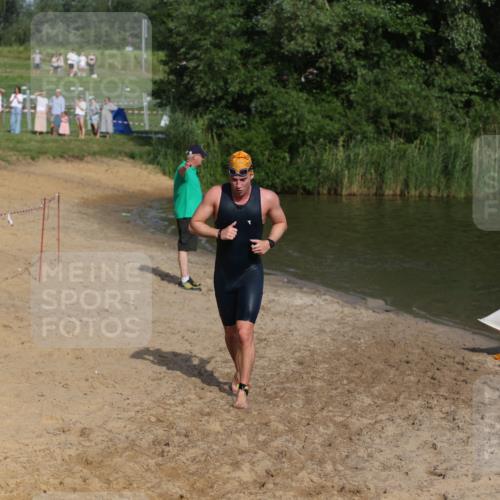 21.06.2026 - 29. Vierlanden-Triathlon Andreas Tolksdorf http://msf.ph/oto/9853815 21.06.2026 08:44:35 Schwimmen 39, 104, 142, 160, 196 meine-sportfotos.de