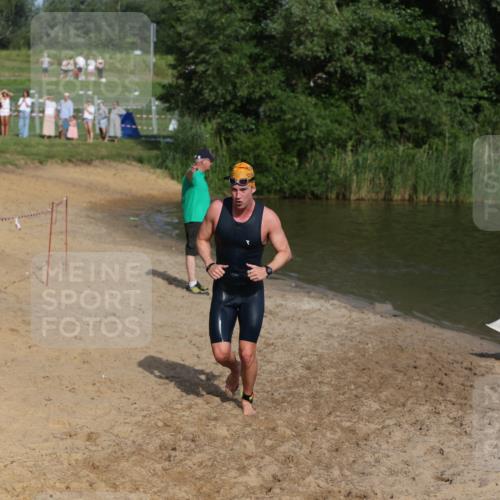 21.06.2026 - 29. Vierlanden-Triathlon Andreas Tolksdorf http://msf.ph/oto/9853817 21.06.2026 08:44:35 Schwimmen 39, 104, 142, 160, 196 meine-sportfotos.de