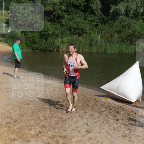 21.06.2026 - 29. Vierlanden-Triathlon Andreas Tolksdorf http://msf.ph/oto/9853827 21.06.2026 08:44:42 Schwimmen 39, 104, 160, 184 meine-sportfotos.de
