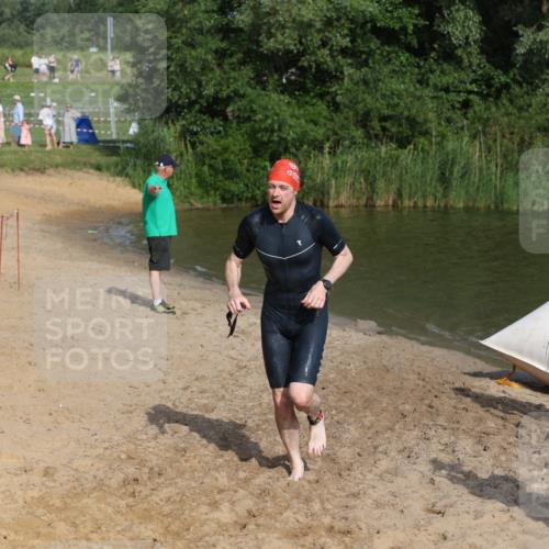 21.06.2026 - 29. Vierlanden-Triathlon Andreas Tolksdorf http://msf.ph/oto/9853838 21.06.2026 08:44:47 Schwimmen 104, 160, 184 meine-sportfotos.de