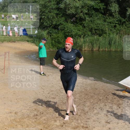 21.06.2026 - 29. Vierlanden-Triathlon Andreas Tolksdorf http://msf.ph/oto/9853840 21.06.2026 08:44:47 Schwimmen 104, 160, 184 meine-sportfotos.de