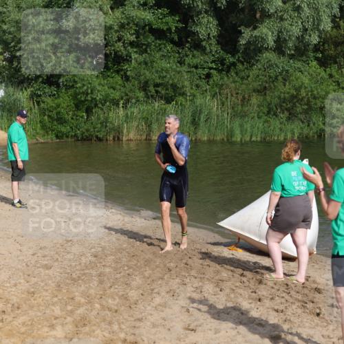 21.06.2026 - 29. Vierlanden-Triathlon Andreas Tolksdorf http://msf.ph/oto/9853844 21.06.2026 08:44:50 Schwimmen 104, 184 meine-sportfotos.de