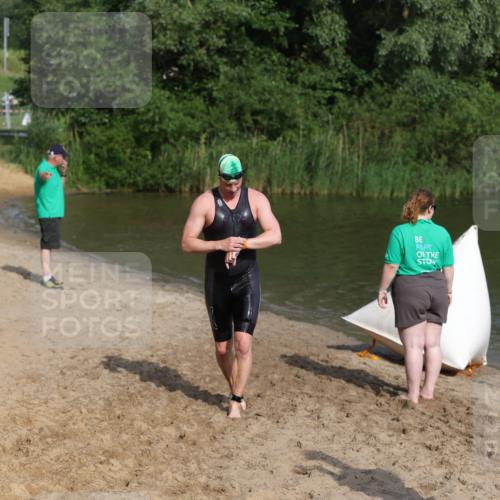 21.06.2026 - 29. Vierlanden-Triathlon Andreas Tolksdorf http://msf.ph/oto/9853914 21.06.2026 08:45:33 Schwimmen 141, 173 meine-sportfotos.de