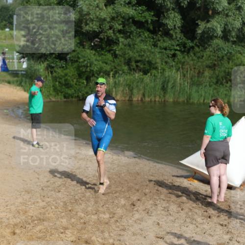 21.06.2026 - 29. Vierlanden-Triathlon Andreas Tolksdorf http://msf.ph/oto/9853933 21.06.2026 08:45:45 Schwimmen 89, 141, 147, 165 meine-sportfotos.de