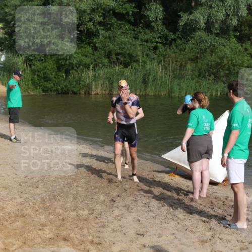 21.06.2026 - 29. Vierlanden-Triathlon Andreas Tolksdorf http://msf.ph/oto/9853953 21.06.2026 08:45:49 Schwimmen 89, 131, 147, 165 meine-sportfotos.de