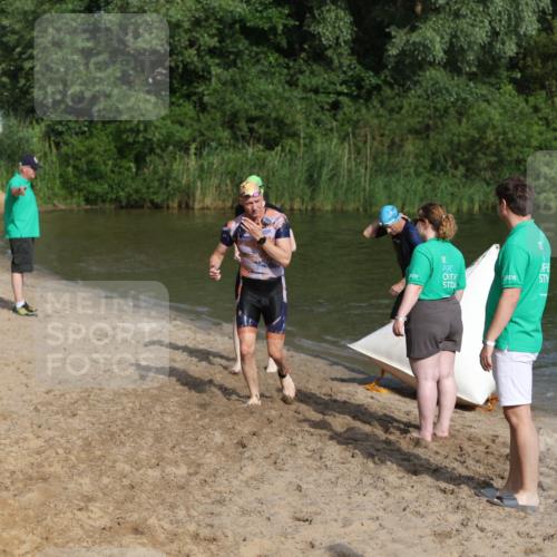 21.06.2026 - 29. Vierlanden-Triathlon Andreas Tolksdorf http://msf.ph/oto/9853961 21.06.2026 08:45:49 Schwimmen 89, 131, 147, 165 meine-sportfotos.de