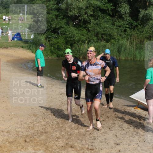 21.06.2026 - 29. Vierlanden-Triathlon Andreas Tolksdorf http://msf.ph/oto/9853991 21.06.2026 08:45:51 Schwimmen 84, 89, 131, 147, 165 meine-sportfotos.de