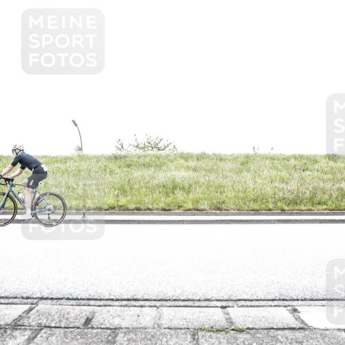 21.06.2026 - 29. Vierlanden-Triathlon H.Heesch http://msf.ph/oto/9854051 21.06.2026 10:31:57 Radfahren 52, 62, 137, 202, 213, 332, 389, 441 meine-sportfotos.de