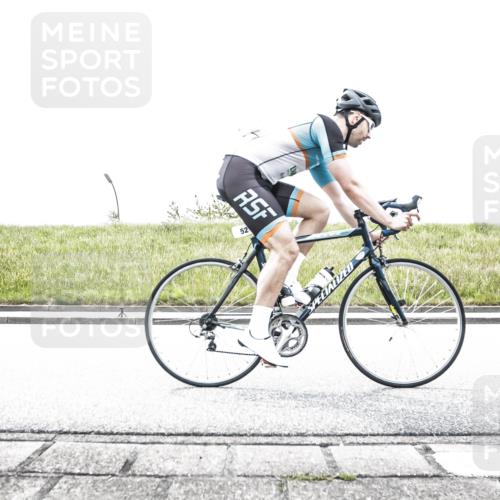 21.06.2026 - 29. Vierlanden-Triathlon H.Heesch http://msf.ph/oto/9854057 21.06.2026 10:32:01 Radfahren 52, 62, 137, 138, 213, 332, 441, 617 meine-sportfotos.de