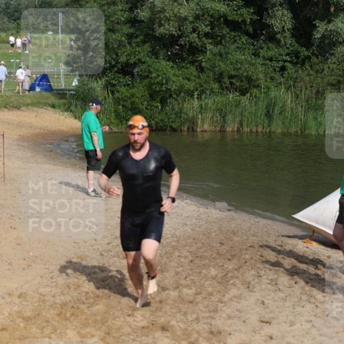 21.06.2026 - 29. Vierlanden-Triathlon Andreas Tolksdorf http://msf.ph/oto/9854078 21.06.2026 08:46:03 Schwimmen 84, 131 meine-sportfotos.de