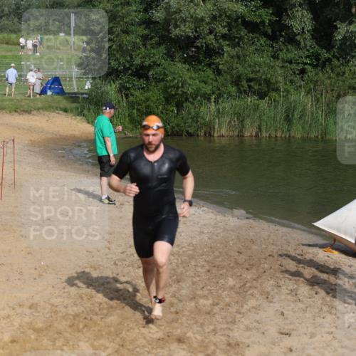 21.06.2026 - 29. Vierlanden-Triathlon Andreas Tolksdorf http://msf.ph/oto/9854082 21.06.2026 08:46:03 Schwimmen 84, 131 meine-sportfotos.de