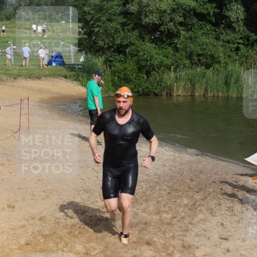 21.06.2026 - 29. Vierlanden-Triathlon Andreas Tolksdorf http://msf.ph/oto/9854090 21.06.2026 08:46:03 Schwimmen 84, 131 meine-sportfotos.de
