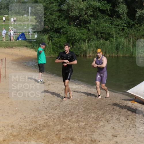 21.06.2026 - 29. Vierlanden-Triathlon Andreas Tolksdorf http://msf.ph/oto/9854122 21.06.2026 08:46:25 Schwimmen 35, 96 meine-sportfotos.de