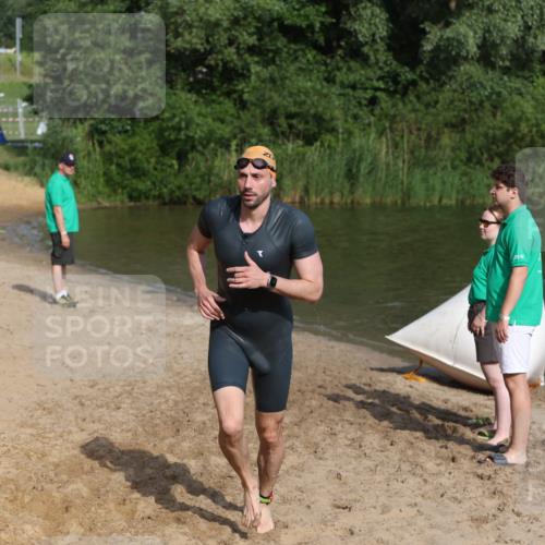 21.06.2026 - 29. Vierlanden-Triathlon Andreas Tolksdorf http://msf.ph/oto/9854268 21.06.2026 08:46:53 Schwimmen 135 meine-sportfotos.de