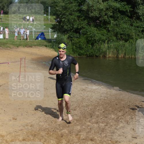 21.06.2026 - 29. Vierlanden-Triathlon Andreas Tolksdorf http://msf.ph/oto/9854312 21.06.2026 08:47:09 Schwimmen 40 meine-sportfotos.de