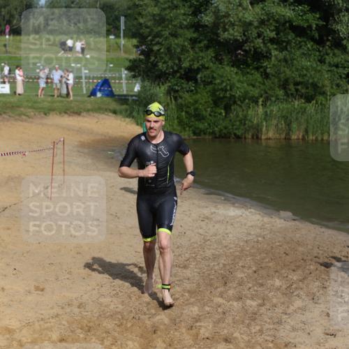 21.06.2026 - 29. Vierlanden-Triathlon Andreas Tolksdorf http://msf.ph/oto/9854315 21.06.2026 08:47:09 Schwimmen 40 meine-sportfotos.de