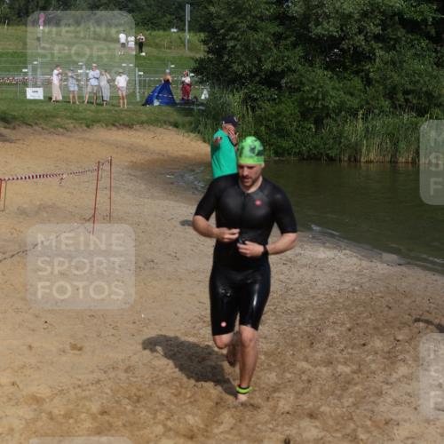 21.06.2026 - 29. Vierlanden-Triathlon Andreas Tolksdorf http://msf.ph/oto/9854341 21.06.2026 08:47:48 Schwimmen 90, 118, 136, 180 meine-sportfotos.de