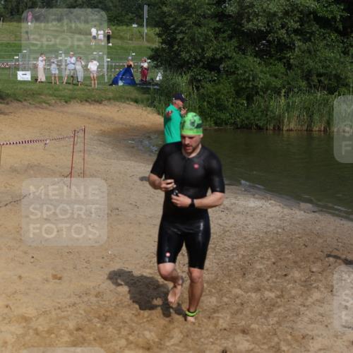21.06.2026 - 29. Vierlanden-Triathlon Andreas Tolksdorf http://msf.ph/oto/9854343 21.06.2026 08:47:49 Schwimmen 90, 118, 136, 180 meine-sportfotos.de