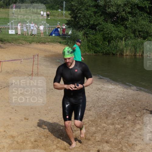 21.06.2026 - 29. Vierlanden-Triathlon Andreas Tolksdorf http://msf.ph/oto/9854356 21.06.2026 08:47:49 Schwimmen 90, 118, 136, 180 meine-sportfotos.de