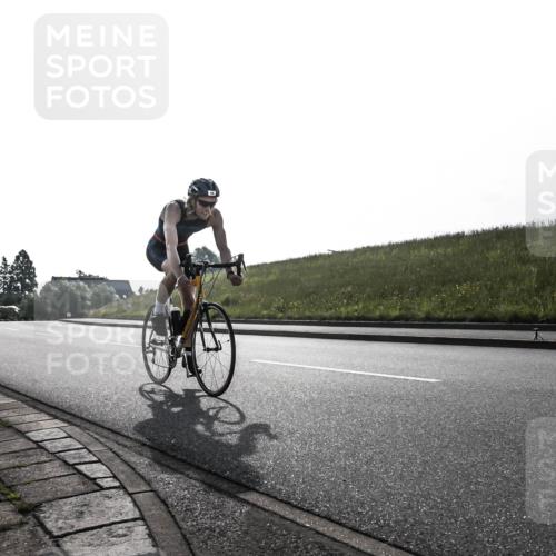 21.06.2026 - 29. Vierlanden-Triathlon H.Heesch http://msf.ph/oto/9854420 21.06.2026 08:52:26 Radfahren 56, 108 meine-sportfotos.de