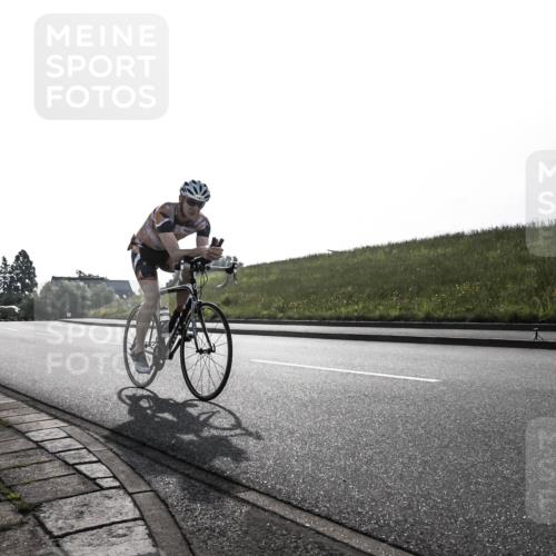 21.06.2026 - 29. Vierlanden-Triathlon H.Heesch http://msf.ph/oto/9854444 21.06.2026 08:54:41 Radfahren 147 meine-sportfotos.de