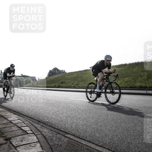 21.06.2026 - 29. Vierlanden-Triathlon H.Heesch http://msf.ph/oto/9854446 21.06.2026 08:54:57 Radfahren 84, 104 meine-sportfotos.de