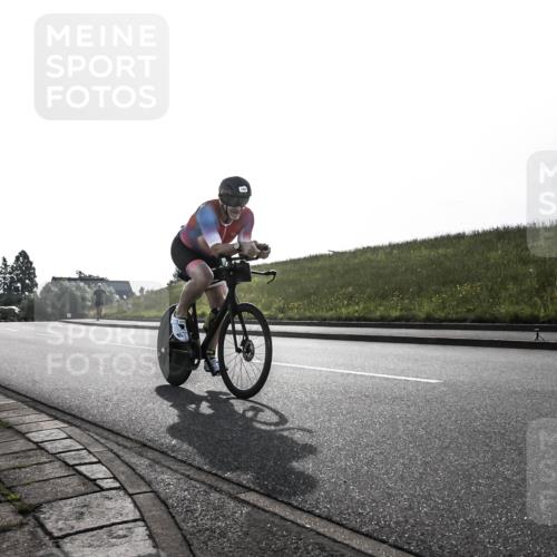 21.06.2026 - 29. Vierlanden-Triathlon H.Heesch http://msf.ph/oto/9854452 21.06.2026 08:55:12 Radfahren 142 meine-sportfotos.de