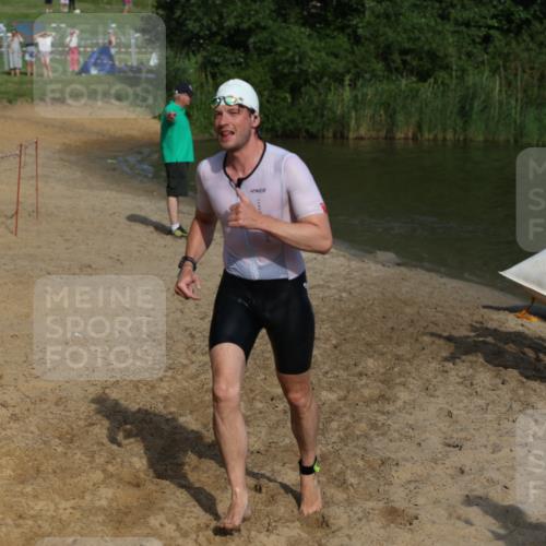 21.06.2026 - 29. Vierlanden-Triathlon Andreas Tolksdorf http://msf.ph/oto/9854453 21.06.2026 08:48:22 Schwimmen 75, 80, 83, 119, 186 meine-sportfotos.de