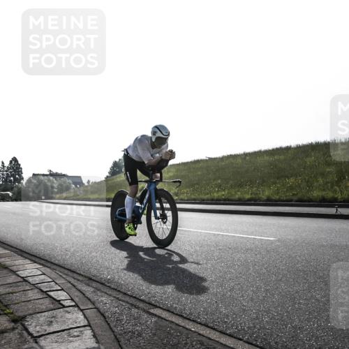 21.06.2026 - 29. Vierlanden-Triathlon H.Heesch http://msf.ph/oto/9854477 21.06.2026 08:57:59 Radfahren 90, 119 meine-sportfotos.de