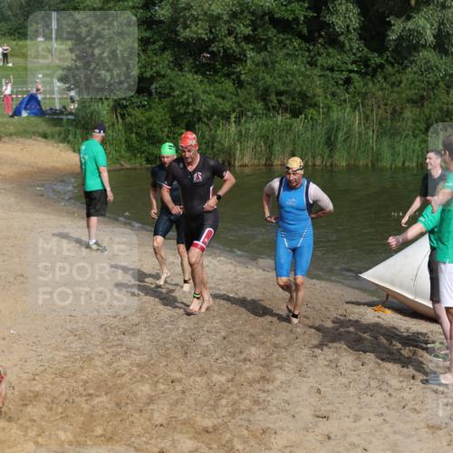 21.06.2026 - 29. Vierlanden-Triathlon Andreas Tolksdorf http://msf.ph/oto/9854496 21.06.2026 08:48:28 Schwimmen 75, 80, 119, 186, 198 meine-sportfotos.de