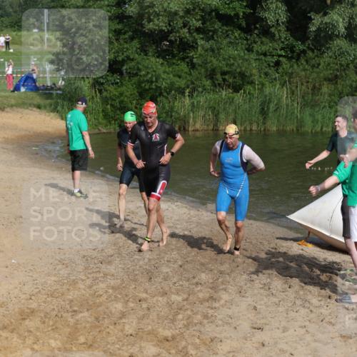 21.06.2026 - 29. Vierlanden-Triathlon Andreas Tolksdorf http://msf.ph/oto/9854499 21.06.2026 08:48:28 Schwimmen 75, 80, 119, 186, 198 meine-sportfotos.de