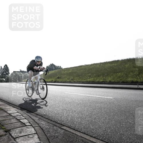 21.06.2026 - 29. Vierlanden-Triathlon H.Heesch http://msf.ph/oto/9854522 21.06.2026 09:01:31 Radfahren 80, 101 meine-sportfotos.de