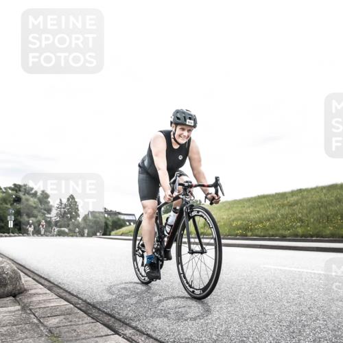 21.06.2026 - 29. Vierlanden-Triathlon H.Heesch http://msf.ph/oto/9854541 21.06.2026 10:28:53 Radfahren 27, 551, 619 meine-sportfotos.de