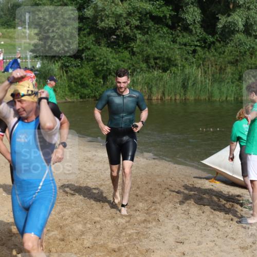 21.06.2026 - 29. Vierlanden-Triathlon Andreas Tolksdorf http://msf.ph/oto/9854542 21.06.2026 08:48:31 Schwimmen 75, 80, 119, 186, 198 meine-sportfotos.de