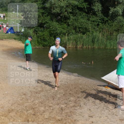 21.06.2026 - 29. Vierlanden-Triathlon Andreas Tolksdorf http://msf.ph/oto/9854547 21.06.2026 08:48:44 Schwimmen 59, 92 meine-sportfotos.de