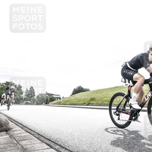21.06.2026 - 29. Vierlanden-Triathlon H.Heesch http://msf.ph/oto/9854553 21.06.2026 10:29:09 Radfahren 16, 244, 247, 494, 603 meine-sportfotos.de