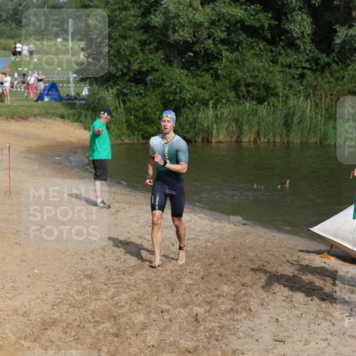 21.06.2026 - 29. Vierlanden-Triathlon Andreas Tolksdorf http://msf.ph/oto/9854556 21.06.2026 08:48:44 Schwimmen 59, 92 meine-sportfotos.de