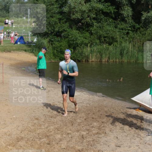 21.06.2026 - 29. Vierlanden-Triathlon Andreas Tolksdorf http://msf.ph/oto/9854558 21.06.2026 08:48:44 Schwimmen 59, 92 meine-sportfotos.de