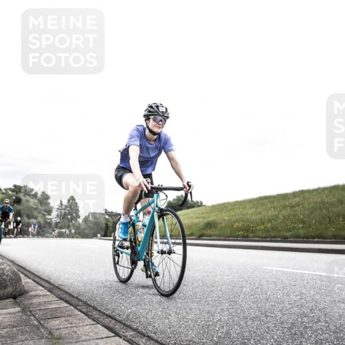 21.06.2026 - 29. Vierlanden-Triathlon H.Heesch http://msf.ph/oto/9854593 21.06.2026 10:29:51 Radfahren 113, 518, 548, 571 meine-sportfotos.de