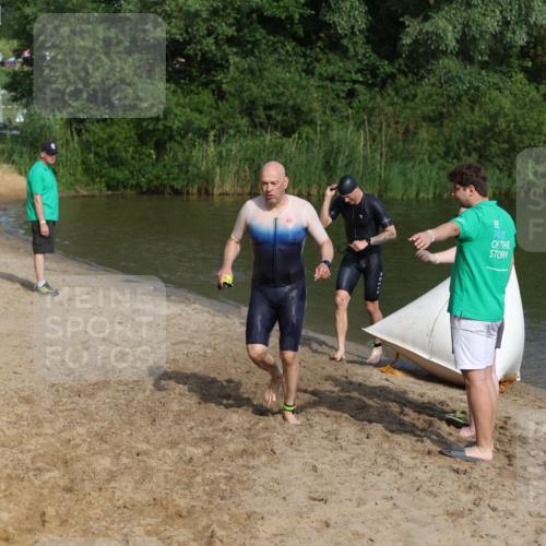 21.06.2026 - 29. Vierlanden-Triathlon Andreas Tolksdorf http://msf.ph/oto/9854603 21.06.2026 08:49:07 Schwimmen 86, 199 meine-sportfotos.de