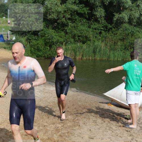 21.06.2026 - 29. Vierlanden-Triathlon Andreas Tolksdorf http://msf.ph/oto/9854652 21.06.2026 08:49:09 Schwimmen 54, 86, 199 meine-sportfotos.de