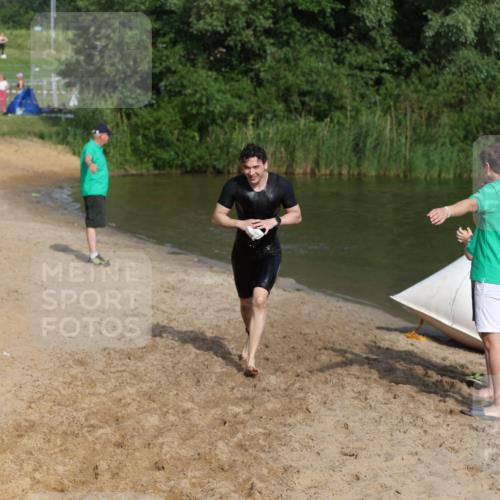 21.06.2026 - 29. Vierlanden-Triathlon Andreas Tolksdorf http://msf.ph/oto/9854661 21.06.2026 08:49:19 Schwimmen 54 meine-sportfotos.de
