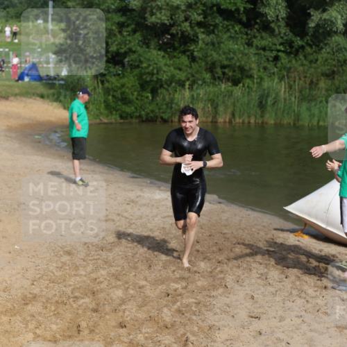 21.06.2026 - 29. Vierlanden-Triathlon Andreas Tolksdorf http://msf.ph/oto/9854666 21.06.2026 08:49:19 Schwimmen 54 meine-sportfotos.de