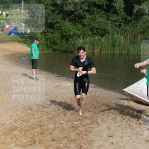 21.06.2026 - 29. Vierlanden-Triathlon Andreas Tolksdorf http://msf.ph/oto/9854669 21.06.2026 08:49:19 Schwimmen 54 meine-sportfotos.de