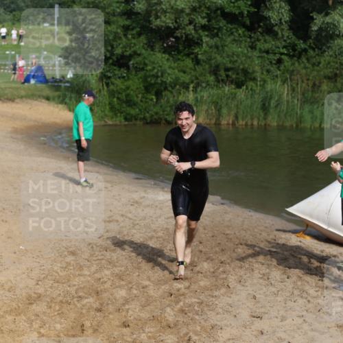 21.06.2026 - 29. Vierlanden-Triathlon Andreas Tolksdorf http://msf.ph/oto/9854678 21.06.2026 08:49:19 Schwimmen 54 meine-sportfotos.de