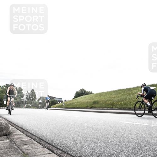 21.06.2026 - 29. Vierlanden-Triathlon H.Heesch http://msf.ph/oto/9854679 21.06.2026 10:31:19 Radfahren 229, 265, 498, 612 meine-sportfotos.de