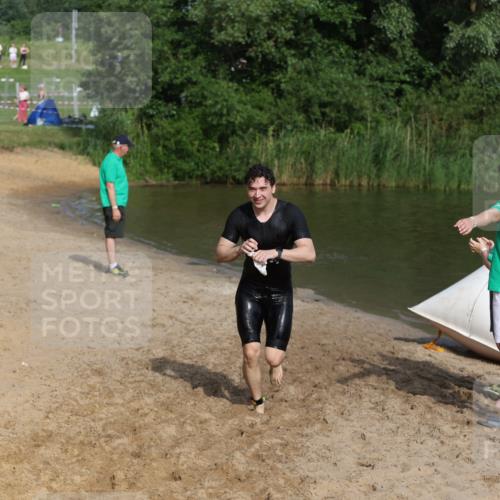 21.06.2026 - 29. Vierlanden-Triathlon Andreas Tolksdorf http://msf.ph/oto/9854687 21.06.2026 08:49:19 Schwimmen 54 meine-sportfotos.de