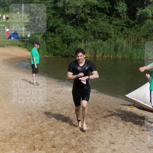 21.06.2026 - 29. Vierlanden-Triathlon Andreas Tolksdorf http://msf.ph/oto/9854692 21.06.2026 08:49:19 Schwimmen 54 meine-sportfotos.de